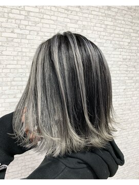 ホワイト(WHITE) [WHITE RYOTA] リアル外国人風ホワイトバレイヤージュ