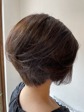 ルカ カメアリ(LUCA) 大人女子のくびれショート