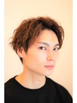 ノイセル 西本町(Noisyle) ソフトスパイラルパーマグランマッシュかき上げヘア西海岸