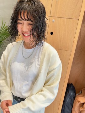 ウェウェ(wewe) ボブとラフな質感のパーマ。