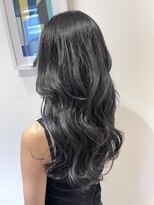 クオレア(CUOREA)&nbsp;アッシュグレー×ハイレイヤー/ロングレイヤー/ゆるふわコテ巻き