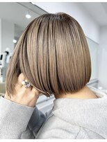 プラグ(Plug)&nbsp;ミニボブブリーチありミルクティーベージュバングなし