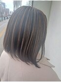 ハイライト×前下がりレイヤーボブ