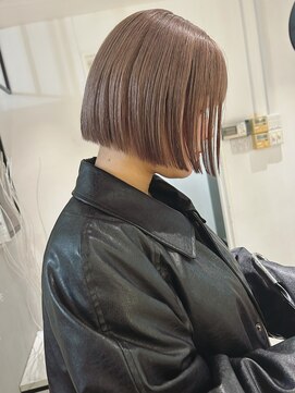 アイヴィ 表参道(IVY) ダブルカラー ベージュボブ