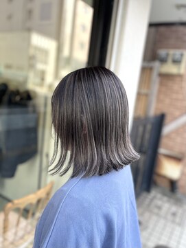 エスト 小倉(est) 派手すぎないコントラストハイライト/ブリーチカラー/グレージュ