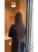 美シルエットストレートロングヘア透明感グレージュ艶カラー