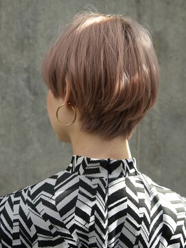 ピークアブー 原宿ハラカド(PEEK-A-BOO) くせ毛マッシュ多毛ショートハイトーン白髪ぼかしミセス