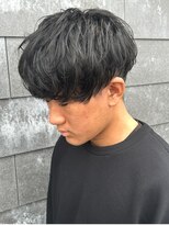 ヒュイル バイ ニアウ(Hwyl by Niau) メンズマッシュセンターパートスパイラルパーマニュアンスパーマ