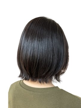 クオリス 上板橋店(QUALIS) 20代30代40代小顔切りっぱなし大人ボブイヤリングカラー