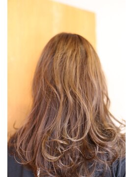 アンソレイユ ヘアー ガーデン(ensoleille hair garden) ロングレイヤー