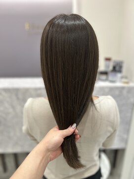 エレノア アネックス銀座(Eleanor) 光を味方にする透明感アッシュブラウン