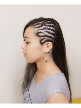 エクステ専門店ミキ 横浜店(MIKI) お洒落♪大人気♪デザインコーンロウ1/4【片サイド】