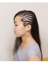 エクステ専門店ミキ 横浜店(MIKI) お洒落♪大人気♪デザインコーンロウ1/4【片サイド】