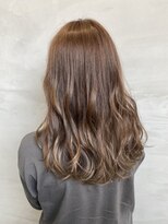 ジーナ 船橋(Zina)&nbsp;小顔セミウェットウェーブピンクベージュハイライトカラー