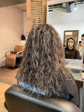 バーニーズ(BARNEYS) スパイラルパーマ