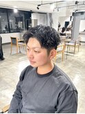 短髪ツイストスパイラルパーマローフェードカット