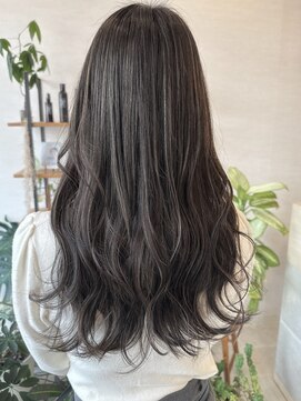 バーベナ(VERBENA) 【VERBENA】暗めグレージュの繊細ハイライトスタイル