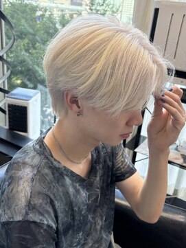 ヘアーグランデシーク(Hair Grande Seeek) ホワイトブロンド