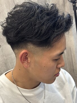 ブレイズマン(BLAZEMAN) 大人の64分けパーマ×フェード