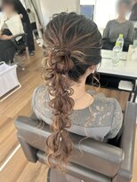 オウン(AUN)&nbsp;編みおろしミドルポニー
