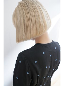 キリカ 中野(KIRIKA) ボブ/カーキグレージュ/マッシュショート/フェザーバング/中野駅