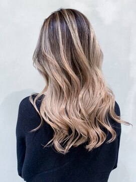 アイティーバイアルバム 下北沢店(IT by ALBUM) バレイヤージュ_アースカラーくびれヘアツートンカラー_ba369801