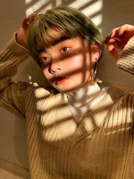 ラヴェストバイフレイスウェル(LOVEST by frace well) 〔mirisa〕ふらっとくせ毛風 束感ショート