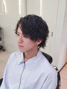 ディスイズバーバー(THIS IS BARBER) ツイストスパイラル　センターパート　黒髪　【札幌】