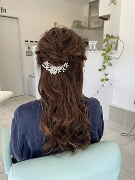 アロヘアー(Alo hair) ハーフアップアレンジ