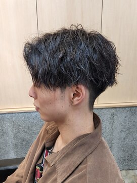 ニアウ 伊勢崎連取店(Niau) 刈り上げセンターパートニュアンスパーマツイストスパイラル