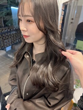 ラレイ ハラジュク(Lalei harajuku) 【白石】赤み消しカラーオリーブグレージュ透明感原宿明治神宮前