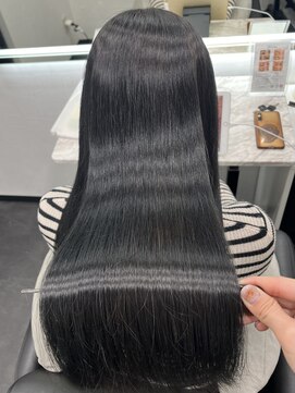 ピリオド 赤坂(Period.) ロングヘアー艶感ブルーグレージュカラー 赤坂見附