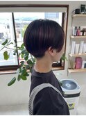 刈り上げショート×インナーカラー×ピンク