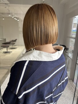 ヌグ(nugu) ミニボブ×ハニーベージュ