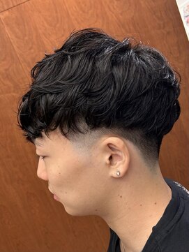 フランクス バーバー ウエストトウキョウ 吉祥寺店(FRANK’S BARBER WEST TOKYO) スパイキーショートブルーブラックフェザーパーマサーフカールY