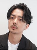 センターパートヘアニュアンスパーマフェザーパーマカルマパーマ