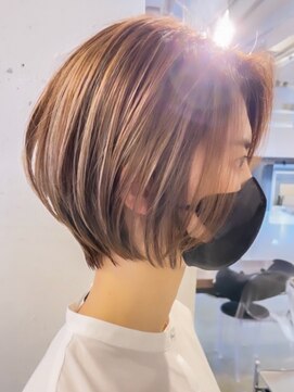 エリマ 横浜西口(elima) 横浜西口白髪染めレイヤーボブウルフショートヘアッシュベージュ