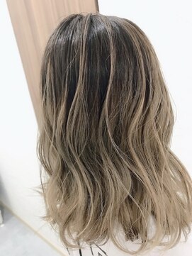 ミリ(Mm.) バレイヤージュカラー