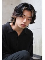 ブークル(boucle)&nbsp;センターパートミディアムウルフ