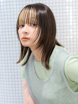 アンアミ シブヤ(Un ami shibuya) 前髪インナーカラー/顔まわりレイヤー外はねミディアム