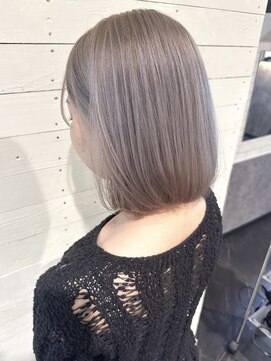 ルノン シェリー(LUNON cheliy) ホワイトミルクティー/ブリーチカラー/Wカラー/ボブ