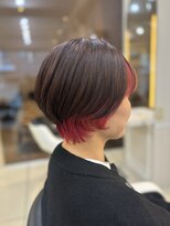 フレア(FLAiR) 30代40代ショート×インナーレッドカラー個性派ヘアスタイル