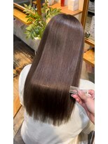 ヨンセンチメートルヒロサカ(4cm HIROSAKA)&nbsp;髪質改善ストレート