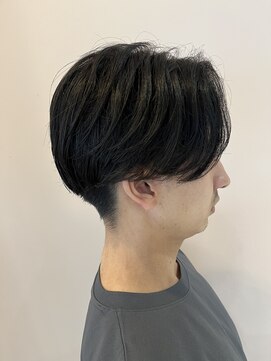 レジナヴィータ 栄(Reginavita) 毛流れセンターパート