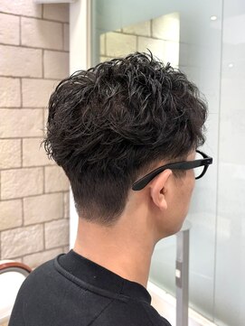 レンジシキチジョウジ (RENJISHI KICHIJOJI) クセを活かしたショートスタイル