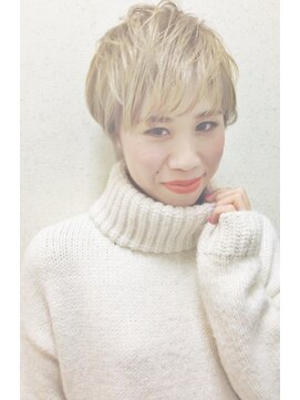 トロニー(TLONY) ホワイトベージュ、ベリーショート。