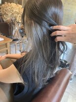 ヨーク(yoke.)&nbsp;【ブリーチあり】イヤリングカラーグレーベージュ