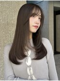 暗めでも上品なグレーベージュとまとまりのあるレイヤーカット◎