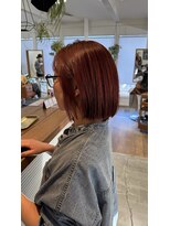 クリーム(Cream)&nbsp;切りっぱなしボブとレッドカラーで大人カワイイ