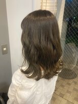 カルゥグラッシー(KALOU glassi)&nbsp;オリーブカラー×外はねミディアム☆【中村隆寛】